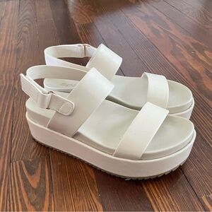 Soda Platform Sandals 7.5